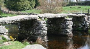 Postbridge in Dartmoor: Cross the river twice, the old fashioned way
