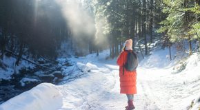 Wandelen in de koude wintermaanden: zo blijf je fit